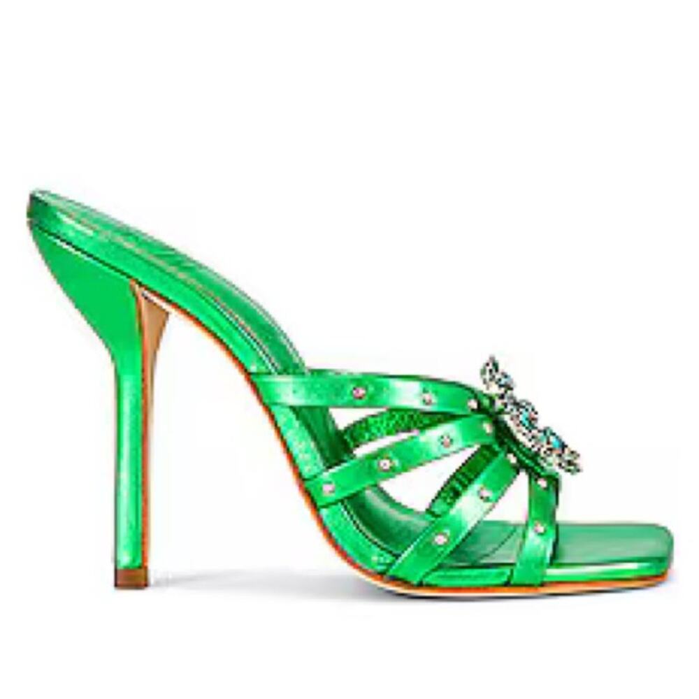 Dundas X Revolve Heels green marked 7 but truly are a 6.5 Simply gorgeous.